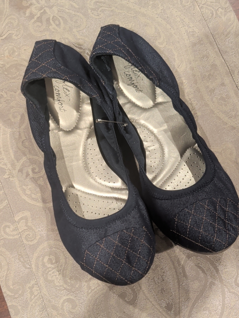 dexflex comfort Navy Quilted Ballet Flats